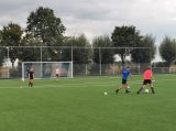 Eerste training S.K.N.W.K. JO17-1 van het seizoen 2022-2023 (33/37)